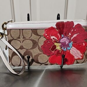 Coach EUC Poppy Red Floral Signature Wristlet